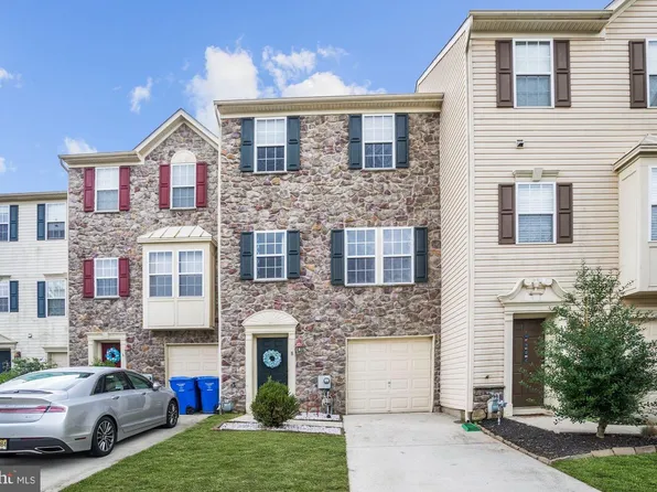 8 Shoemaker Dr, Swedesboro, NJ 08085