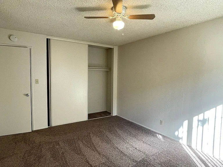 Sharis Apartments — Photo 94