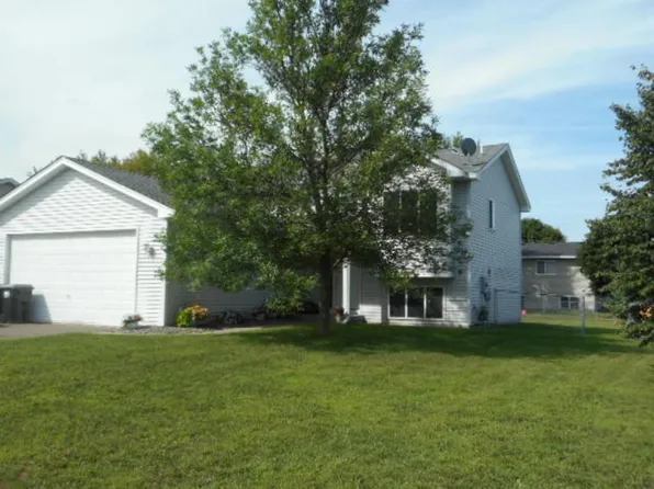 807 4th Ave SW, Isanti, MN 55040