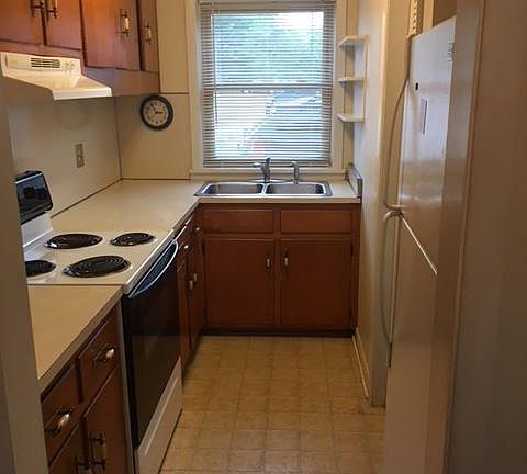 4th image of 228 Monticello Ave APT 11