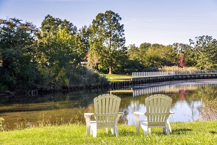 Grills, patio furniture PERMITTED!