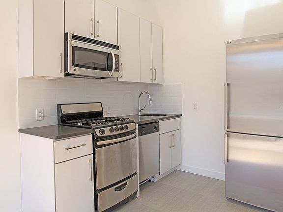 3rd image of 2085 5th Ave APT 2R