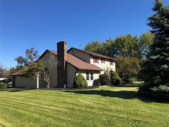 4th image of 9940 Pleasant Dr