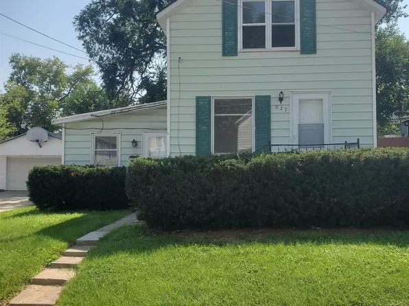 227 N Powell Ave, Freeport, IL 61032