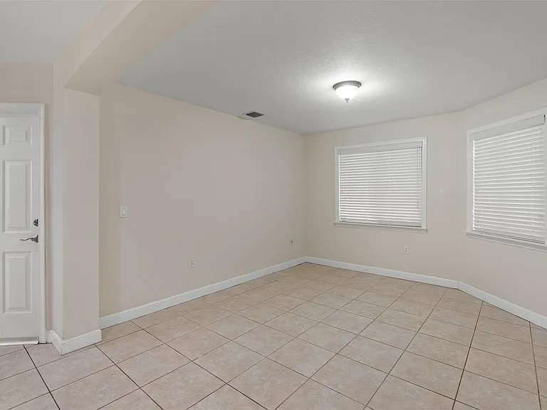 6094 Live Oak Ct #B — Photo 14