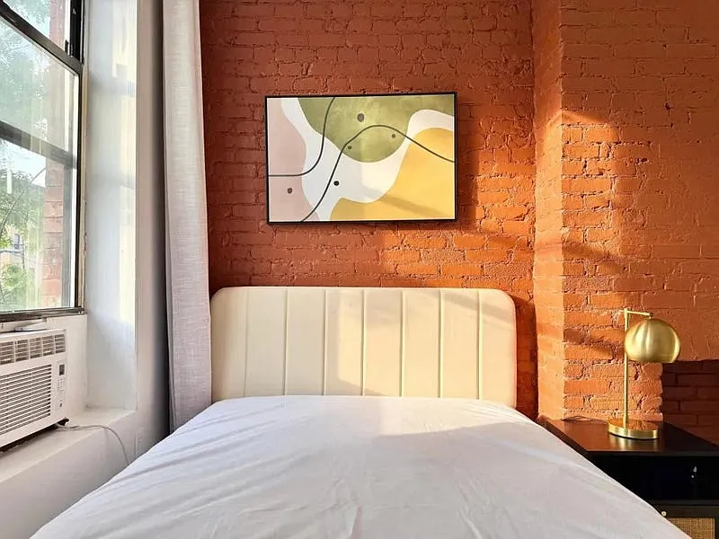 3 bed, 1.5 bath, $1,400 — Photo 2