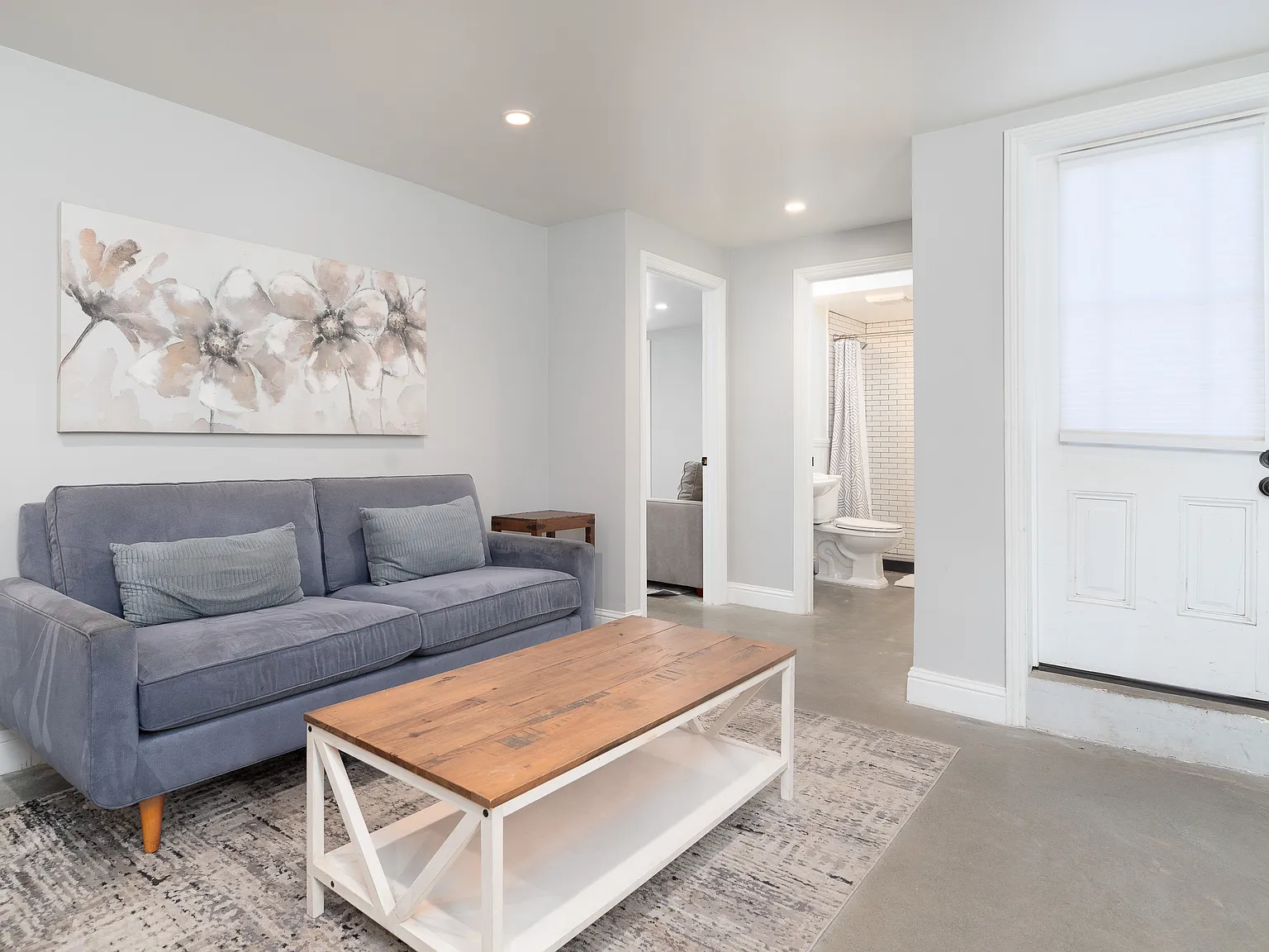 4 bed, 1250 sqft, $4,990 — Photo 4