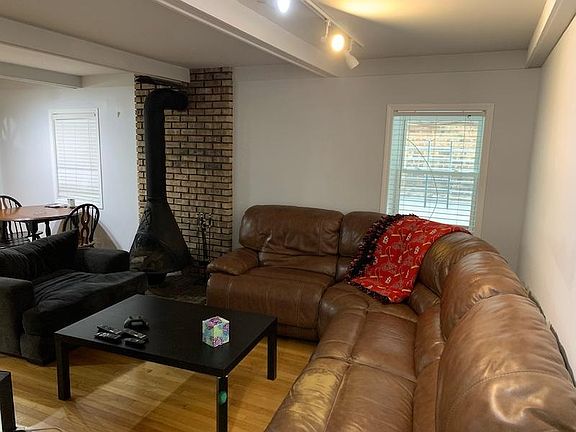 2nd image of 347 W Dickens Ave APT 1B