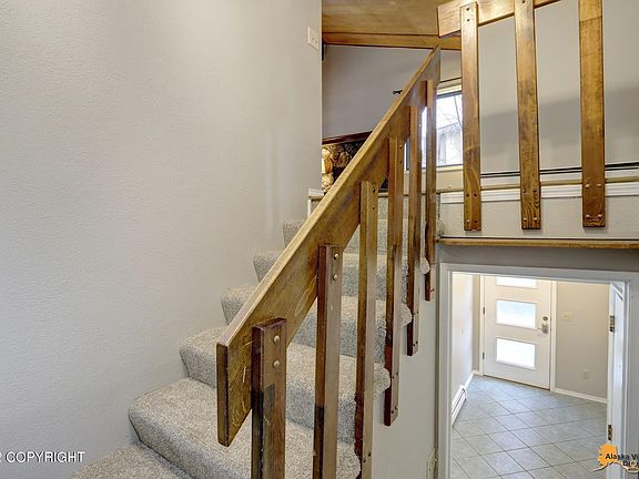5th image of 8140 Country Woods Dr
