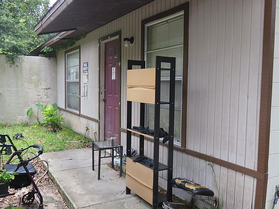 5th image of 2605 NE 22nd Ct
