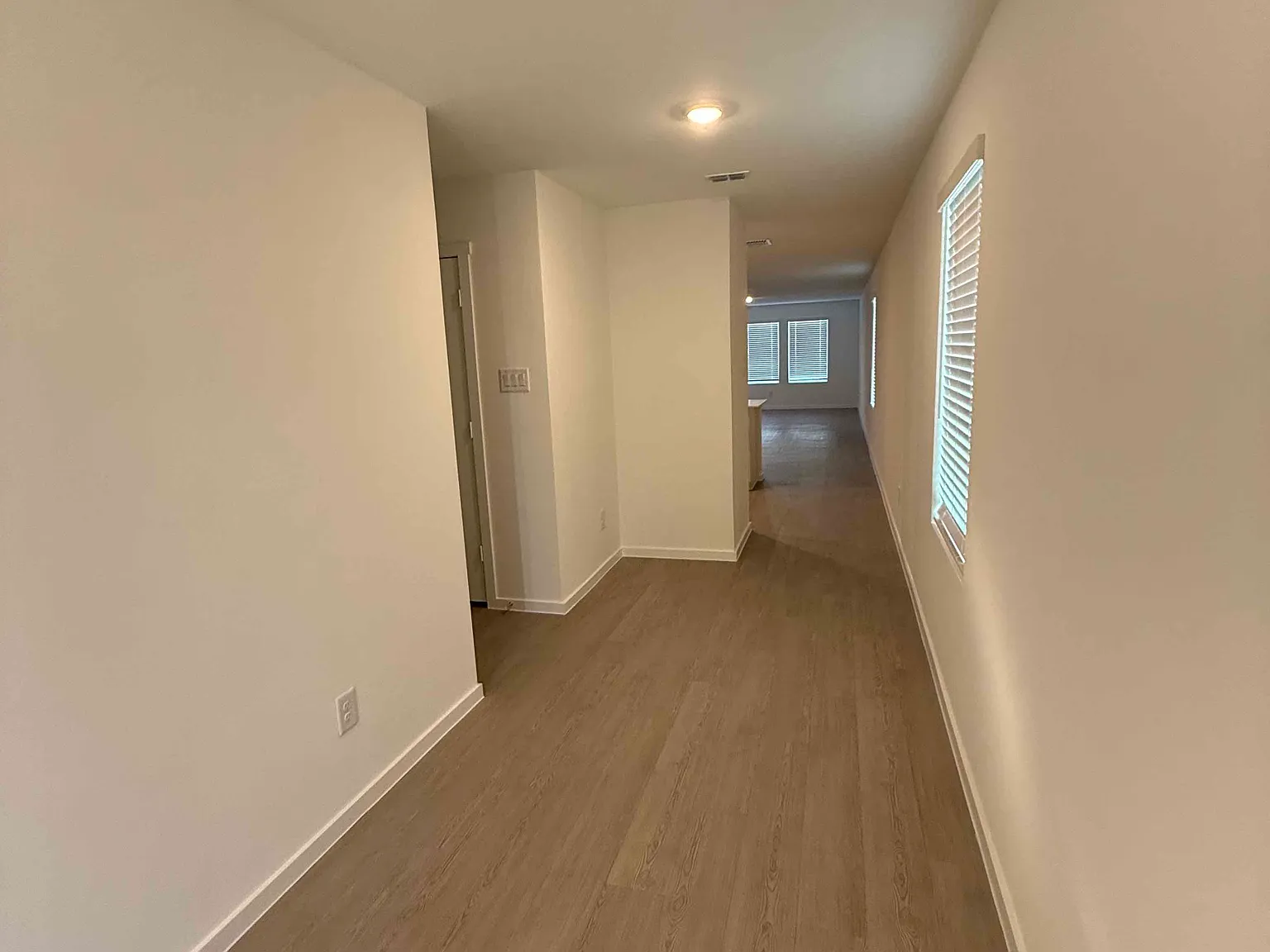 4 bed, 1600 sqft, $1,795 — Photo 4