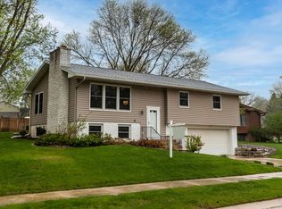 2511 Viking Dr NW, Rochester, MN 55901