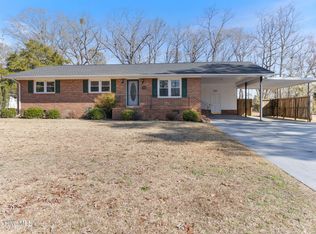 103 Winter Cir, Elizabethtown, NC 28337