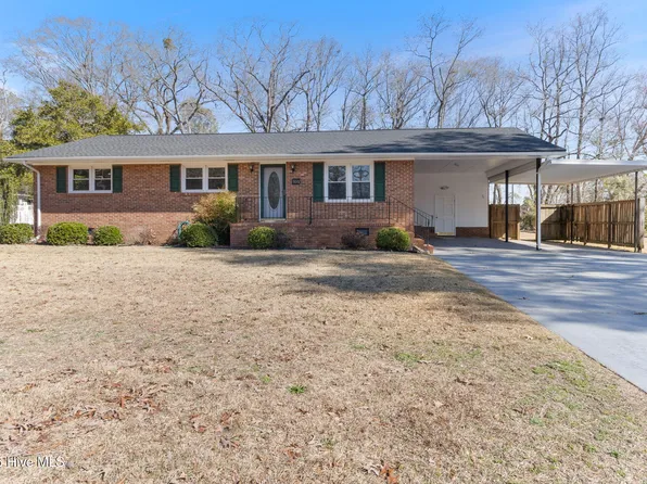 103 Winter Cir, Elizabethtown, NC 28337