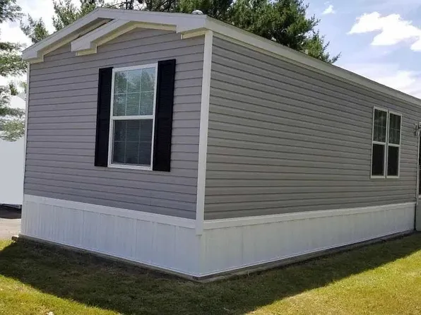 28 Kimberly St, Palmyra, ME 04965