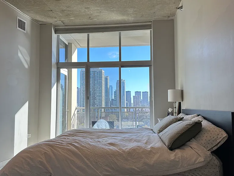 700 N Larrabee St #812 — Photo 6