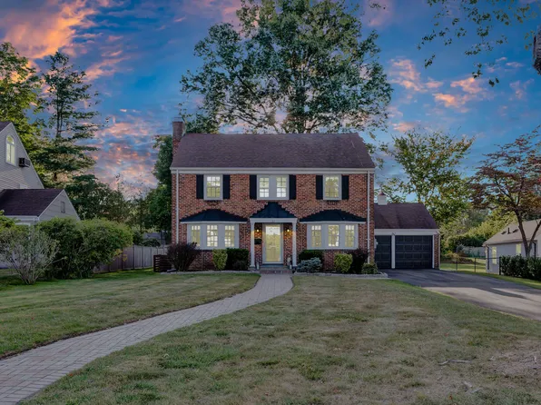 81 Ridgewood Road, West Hartford, CT 06107