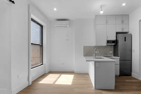 Rented by OGI Management | media 9