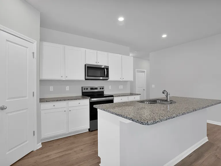 198 Greenoak Trl — Photo 18