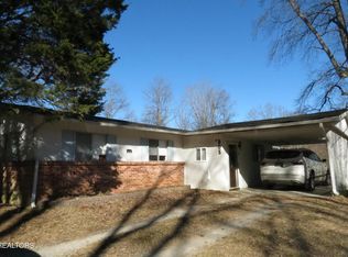 305 Ray Cross Rd, Harriman, TN 37748