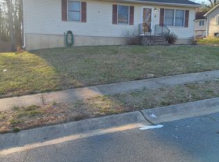 4 Garvey Ln, Newark, DE 19702
