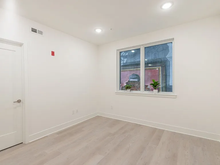 Wharton Flats — Photo 9