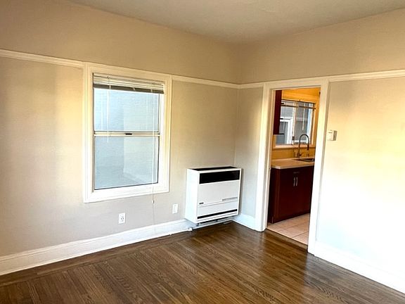 3rd image of 1809 Filbert St APT 1
