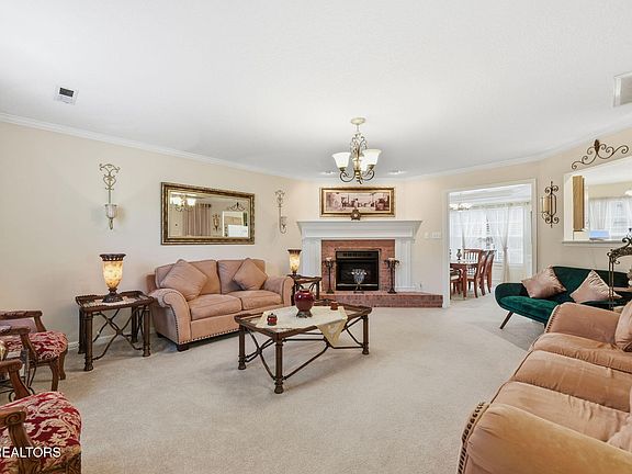 4th image of 6328 Beehive Ln