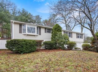 12 Cabot St, Natick, MA 01760