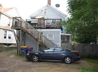 247 Sweet St NE, Grand Rapids, MI 49505