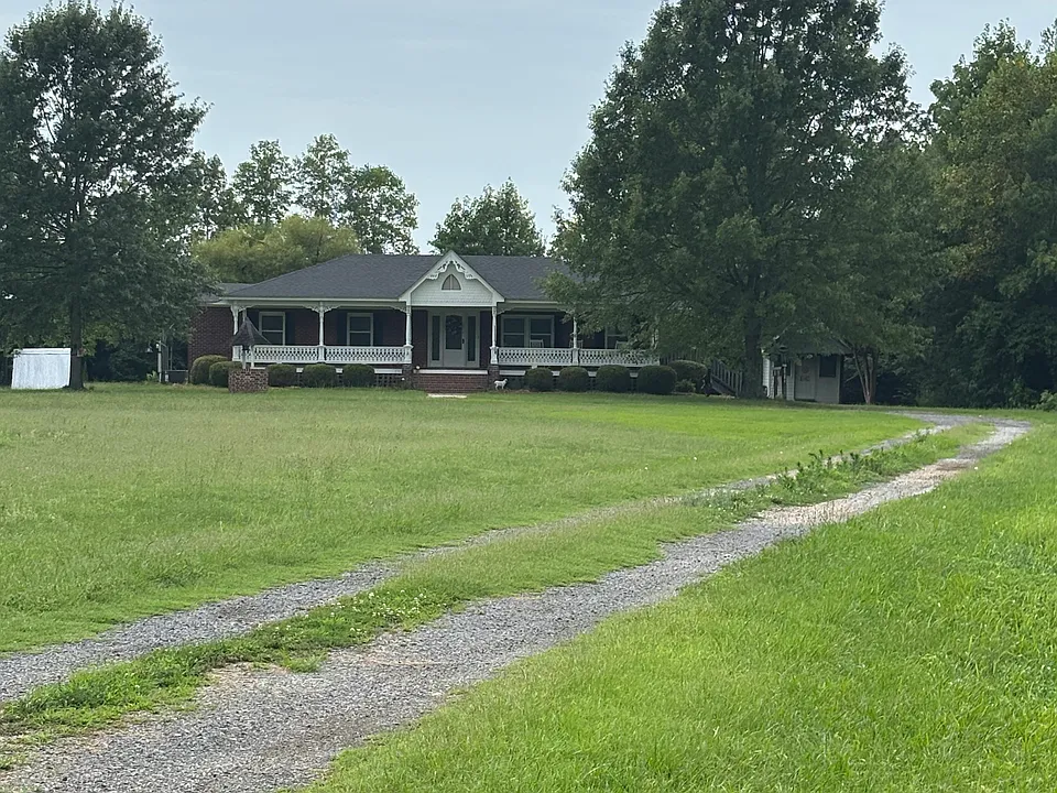 570 Little Fork Rd