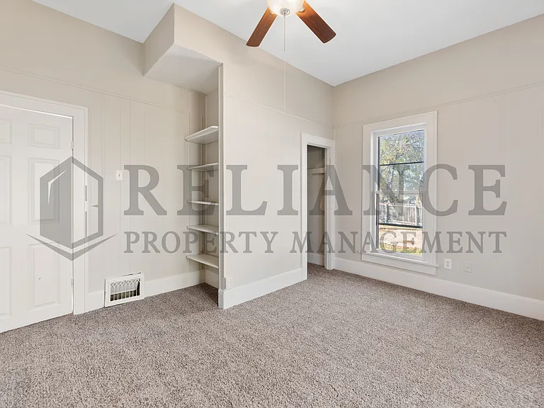 215 N King St — Photo 21