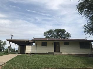 1322 SW Clearview Ln, Topeka, KS 66619