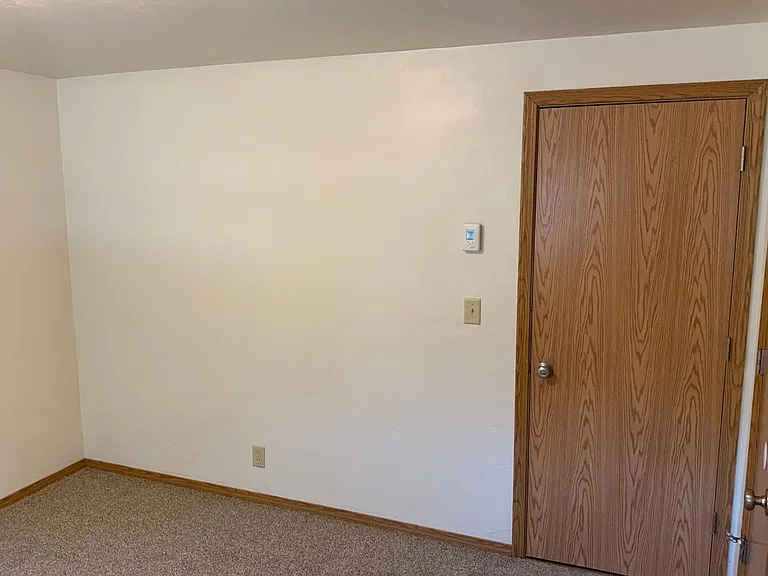 2 bedroom in River Road Area — Photo 20
