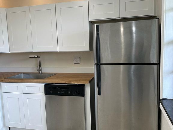 4th image of 142 Lake Anne Drive