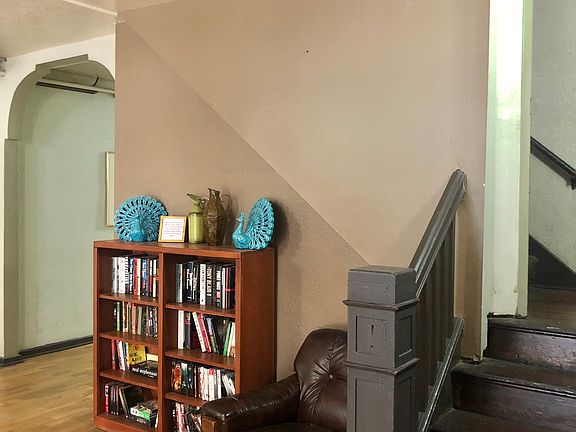4th image of 1059 S Manhattan Pl #108