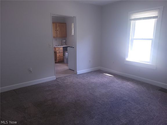 5th image of 1108 Benjamin Ave