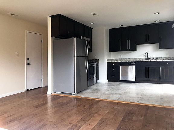 4th image of 1332 White Dr