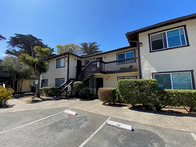 Lake View Terrace — Photo 7