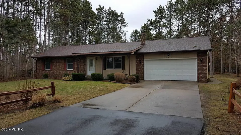 14370 175th Ave photo 1