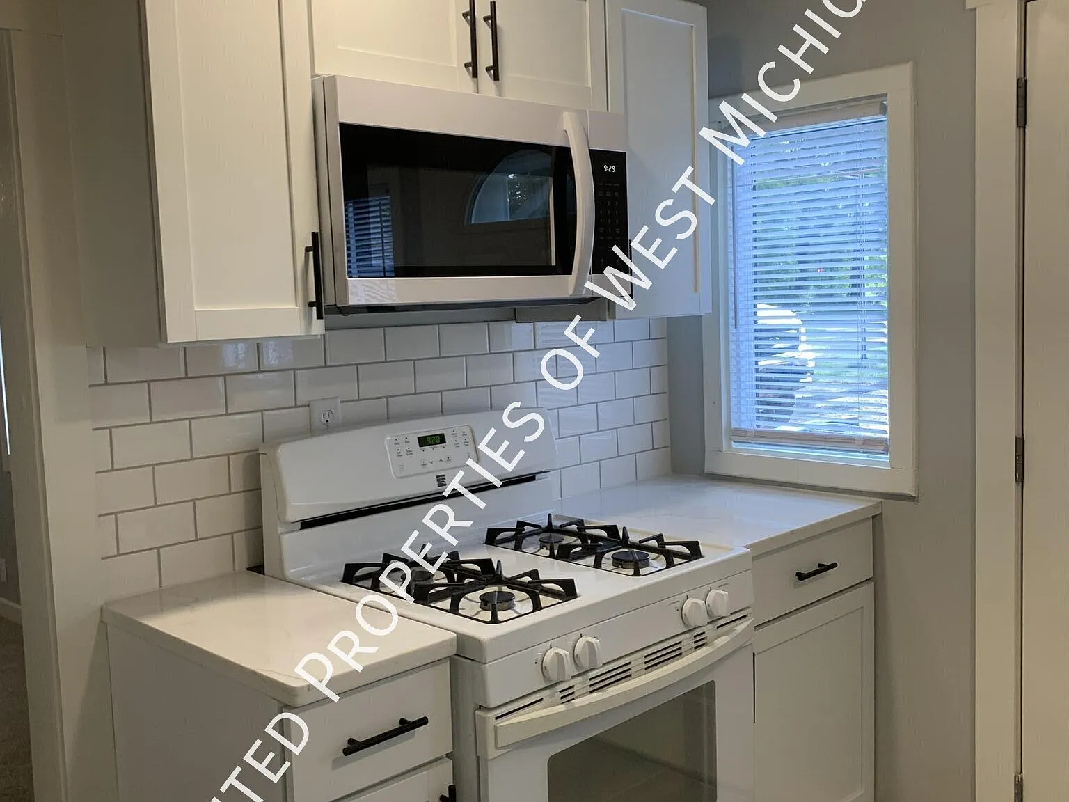Available Now | Fully remodeled 1 bedroom Apartment in Greenville | Quiet Wooded Setting |Minutes... — Photo 4