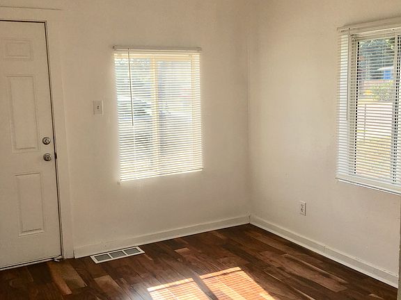 Entry/office