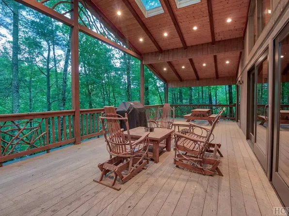 80 Red Bud Ct, Sapphire, NC 28774