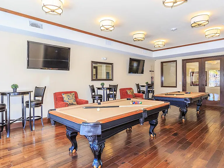 POOL TABLE