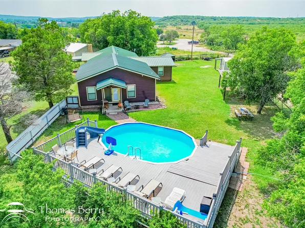 1396 N Ross Dr, Baird, TX 79504