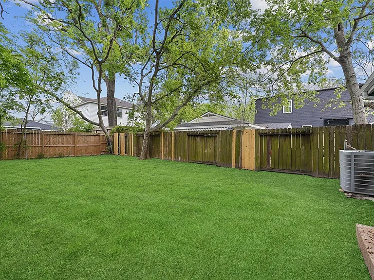 4630 Clover St — Photo 22