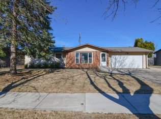 1976 Terry Ln, De Pere, WI 54115