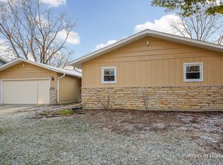 6735 Briargate Dr, Downers Grove, IL