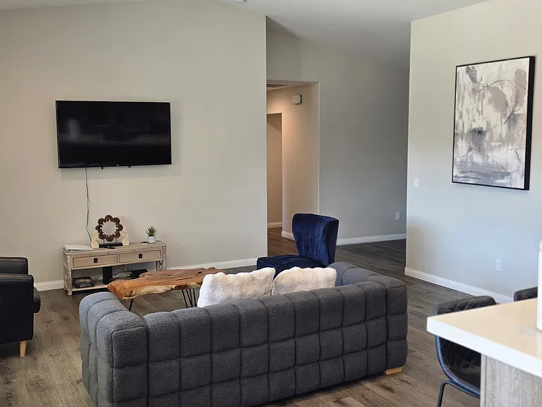 8160 Palomar Ave — Photo 8