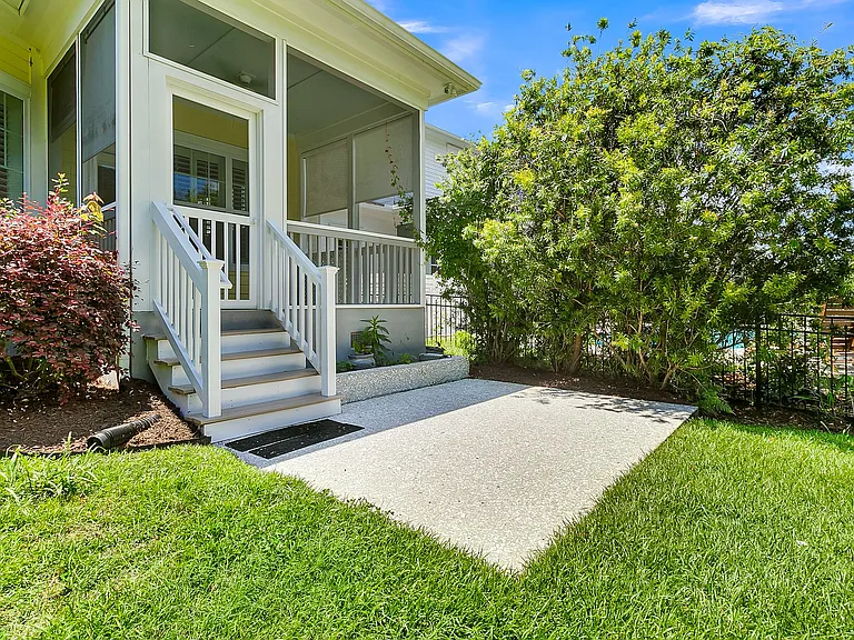 3688 Maidstone Dr — Photo 37